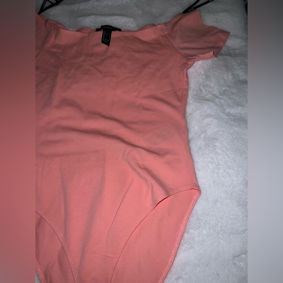 4/$10 Bundle Sale: NWOT Forever 21 Off Shoulder Short Sleeve Bodysuit - Picture 3 of 4